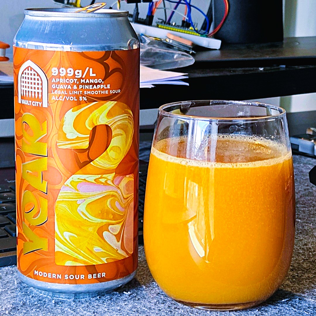 Vault City: 8th Anniversary - Aasta 2: 999g/L – Aprikoosi, Mango, Guajaavi ja Ananassi Smoothie Sour
